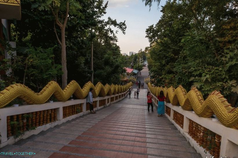 Велики Буда у Патаји и мало познати кинески храм-музеј