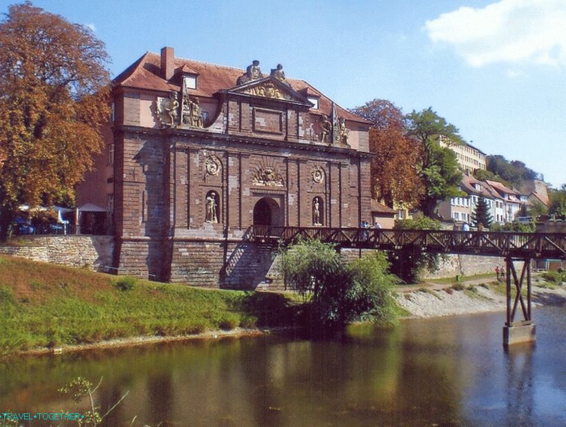 Рајне капије