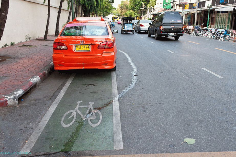 У Бангкоку постоје чак и бициклистичке стазе