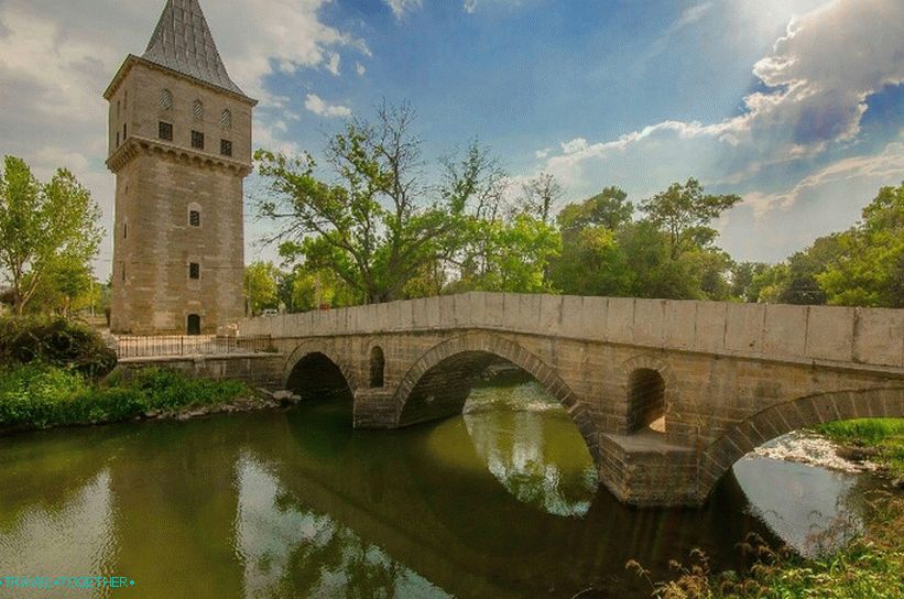 Кула правде