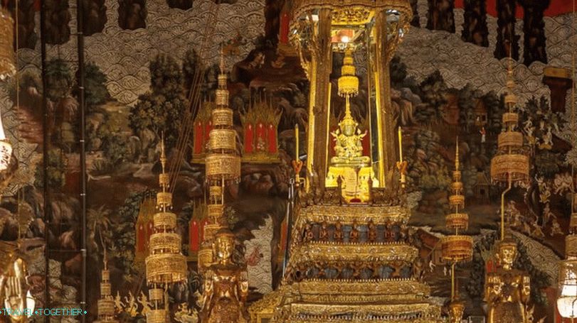 Храм Смарагдног Буде у Краљевској палати у Бангкоку