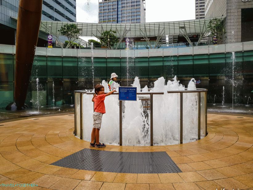 Фонтана богатства у Сингапуру - да се види и обогати
