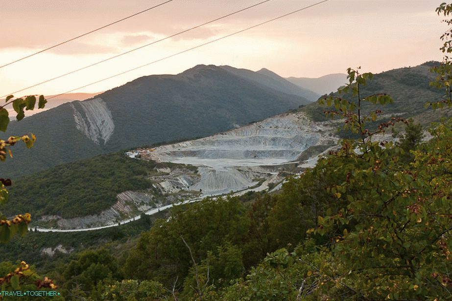 Каменолом, због којег планине не могу постати