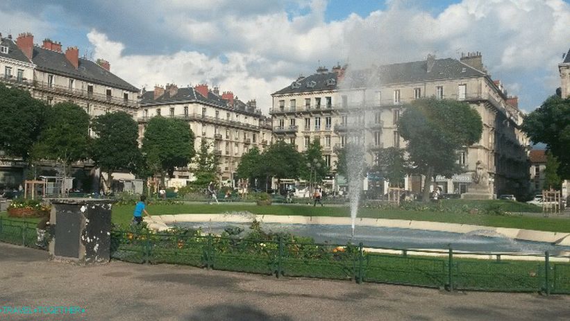 Трг Виктора Хуга