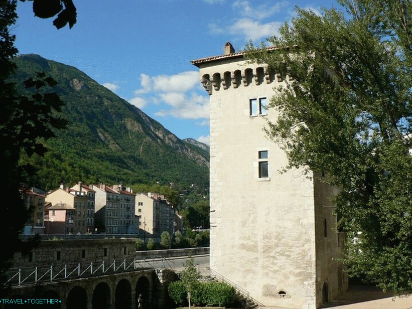 Острвска кула
