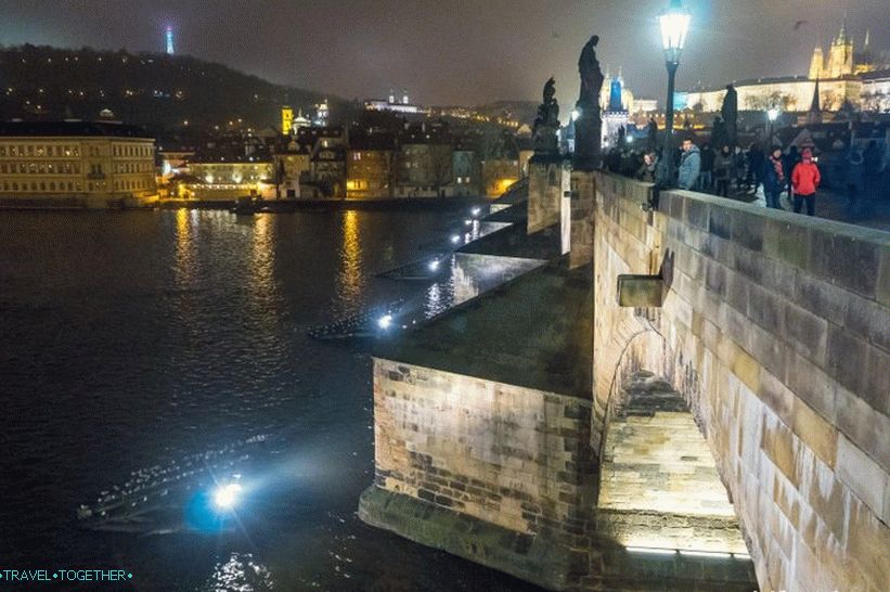 Карлов мост - ако га нисте видели, то значи да није било у Прагу