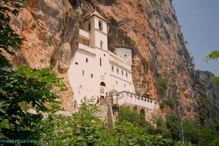 Црна Гора, Манастир Острог