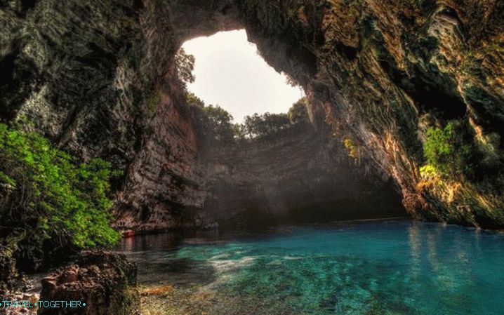 Грчка, пећинско језеро Мелиссани 