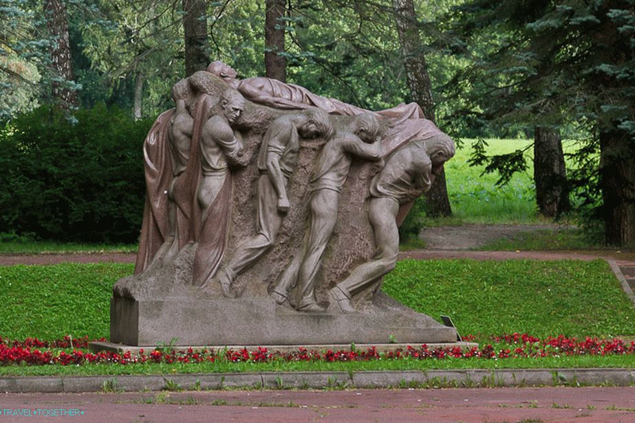 Необичан споменик Лењину