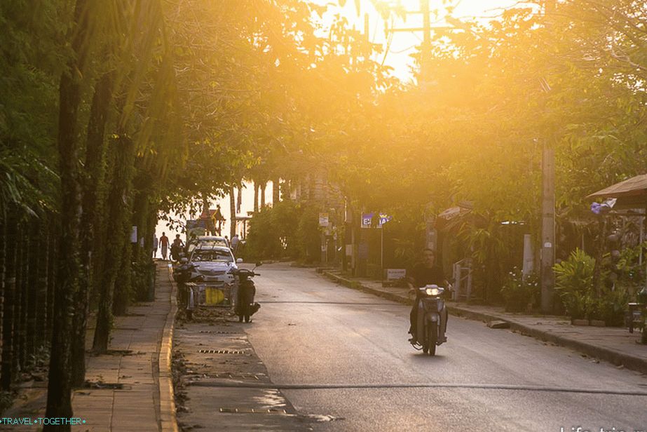 Прилично слатка улица - Банг Нианг Роад приступ мору