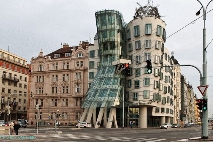 Необична зграда у центру Прага