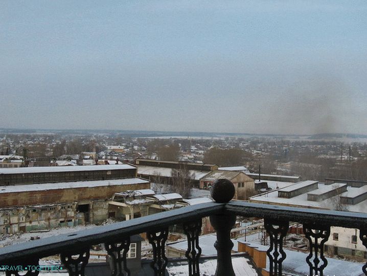 Поглед на Невјанск са косог торња