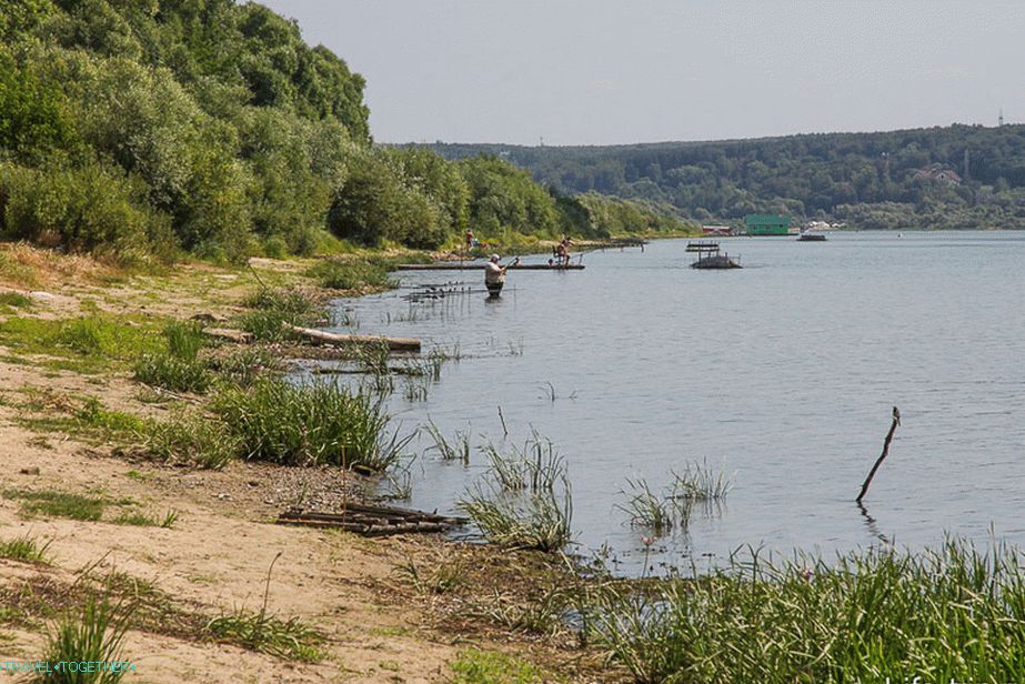 Обала је више за пецање него за пливање