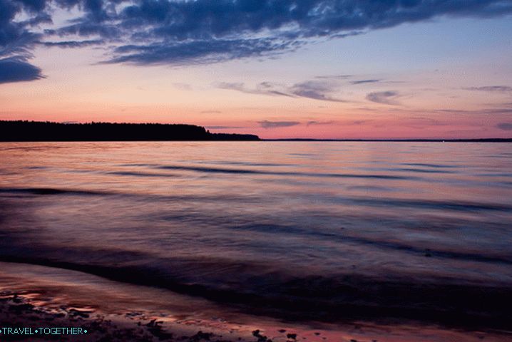 Сунсет. Језеро Волго.