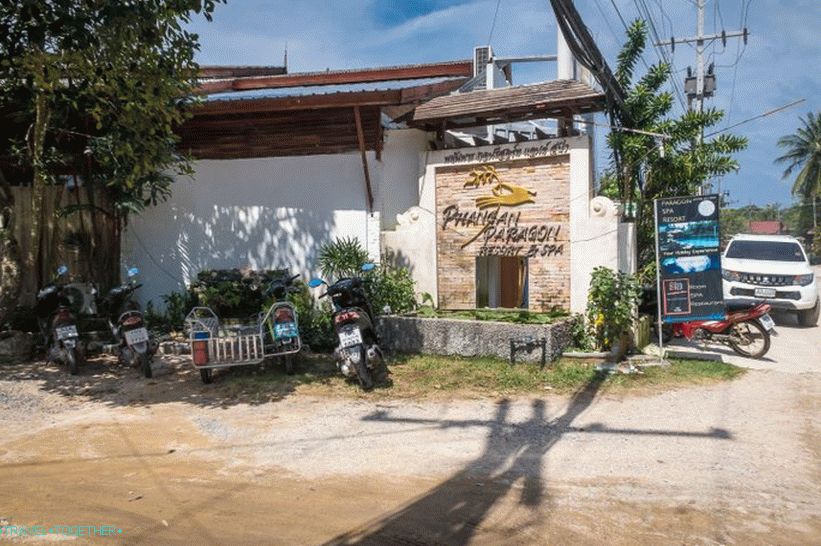 У близини Пханган Парагона постоји згодан паркинг и приступ плажи Цхао Пао.