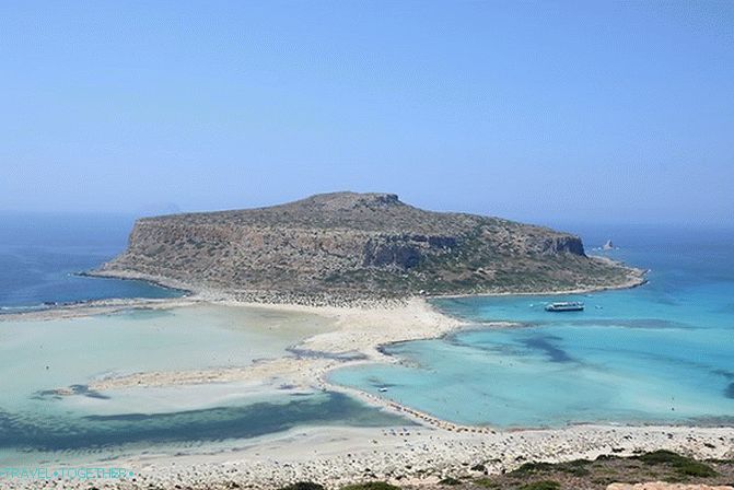 Одмор на плажи у Грчкој - додир мора
