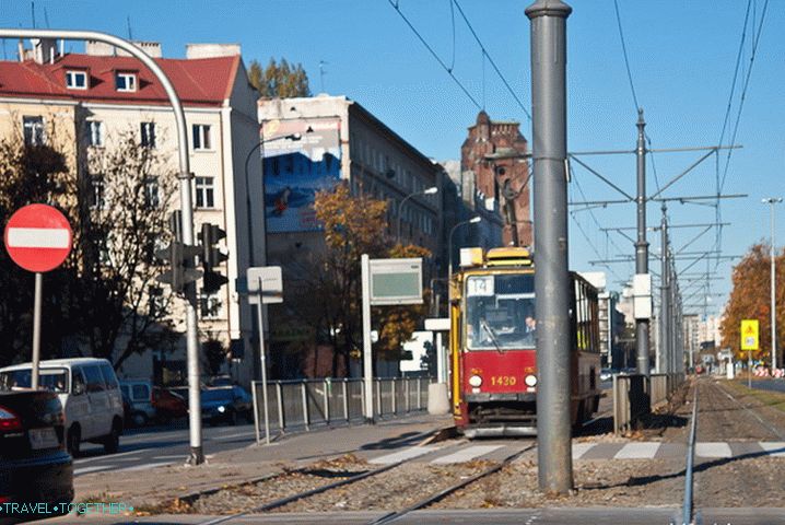 У градовима, Пољска је веома слична Русији. Чак и јавним превозом.