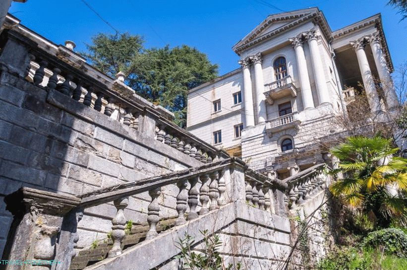 Ордзхоникидзе Санаторијум у Сочију је величанствено напуштање