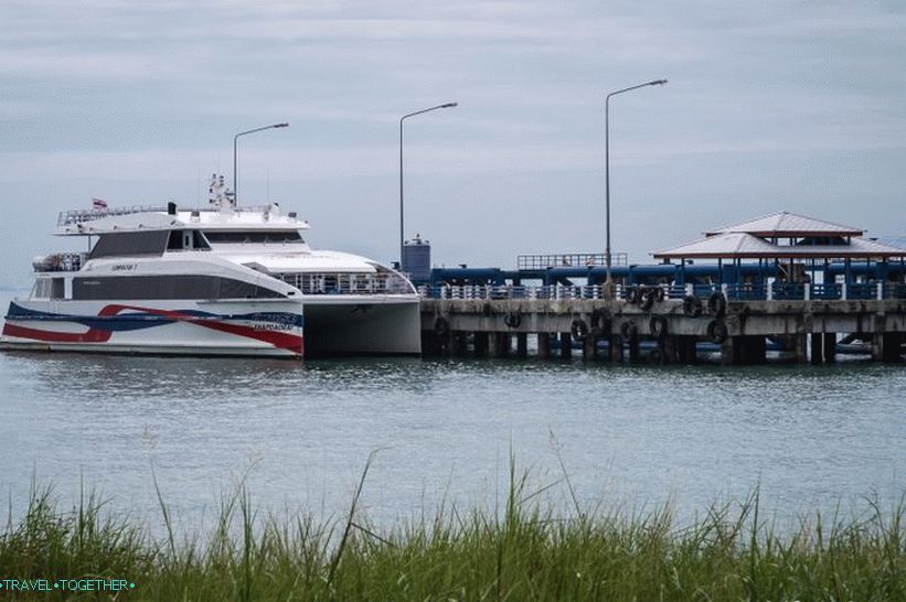 Катамаран компаније Ломпраииа - најбржи јавни превоз морем