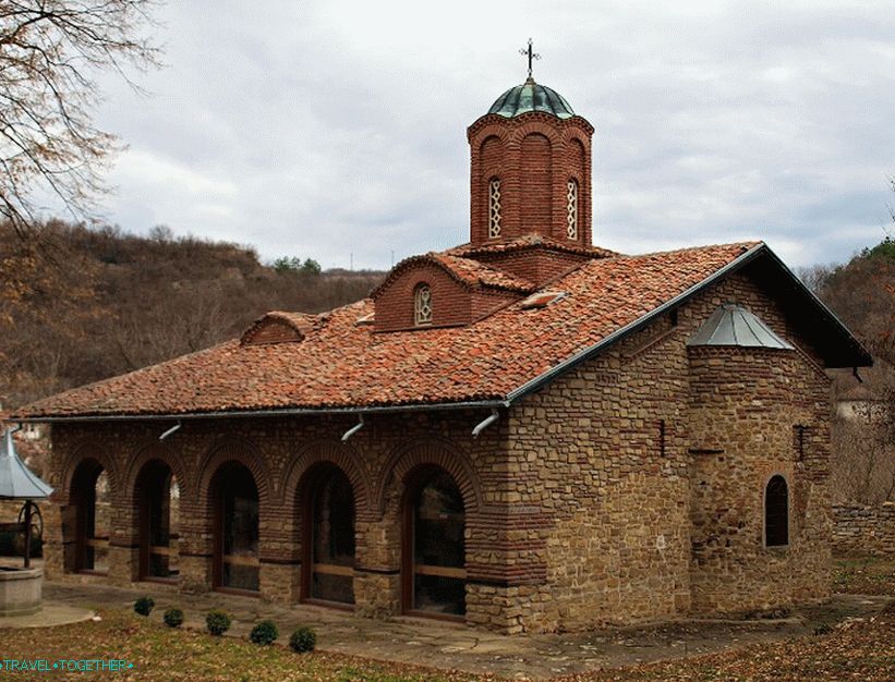 Црква Светих Петра, Павла и Ивана